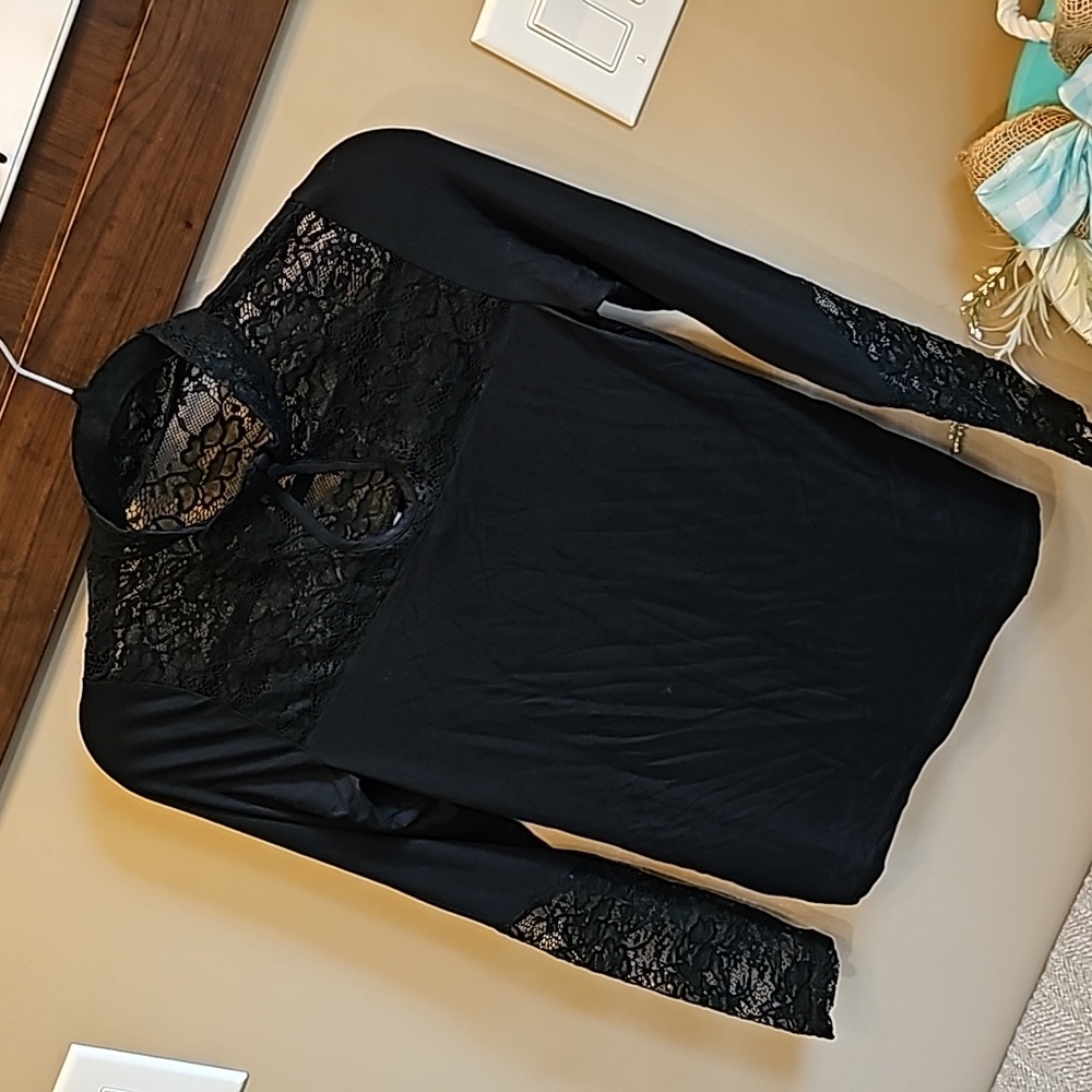 Culture XS long sleeve
